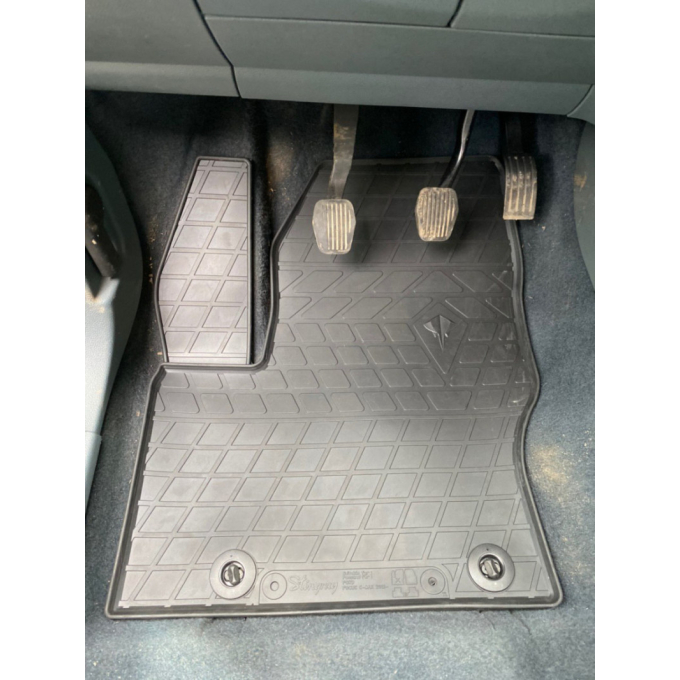 FORD C-Max (2011-...) комплект килимків з 4 штук
